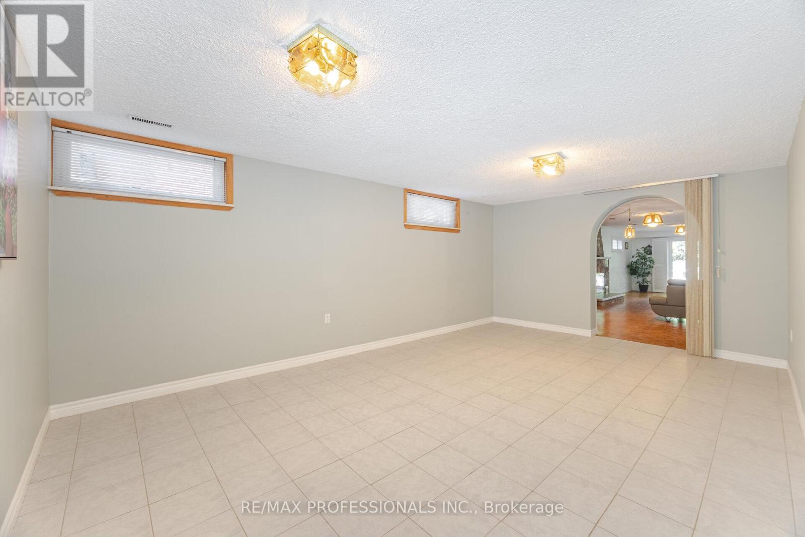 39 Elmcrest Road, Toronto, Ontario  M9C 3R7 - Photo 34 - W12439895