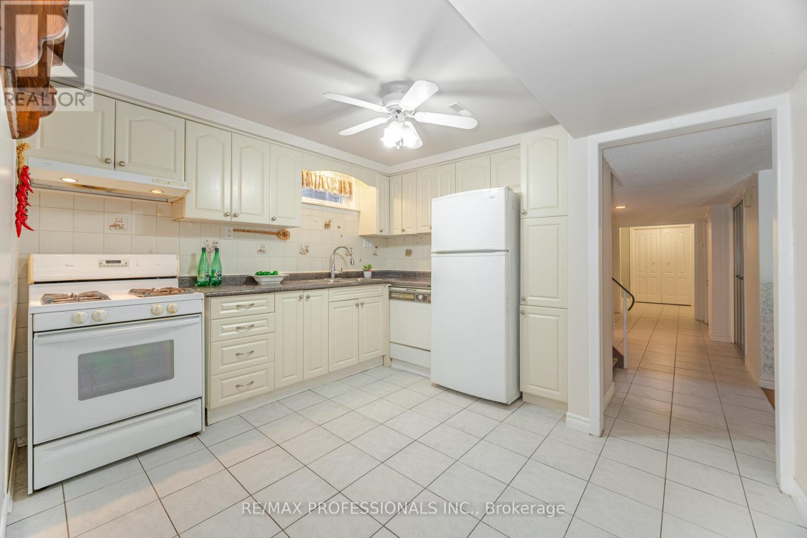39 Elmcrest Road, Toronto, Ontario  M9C 3R7 - Photo 37 - W12439895