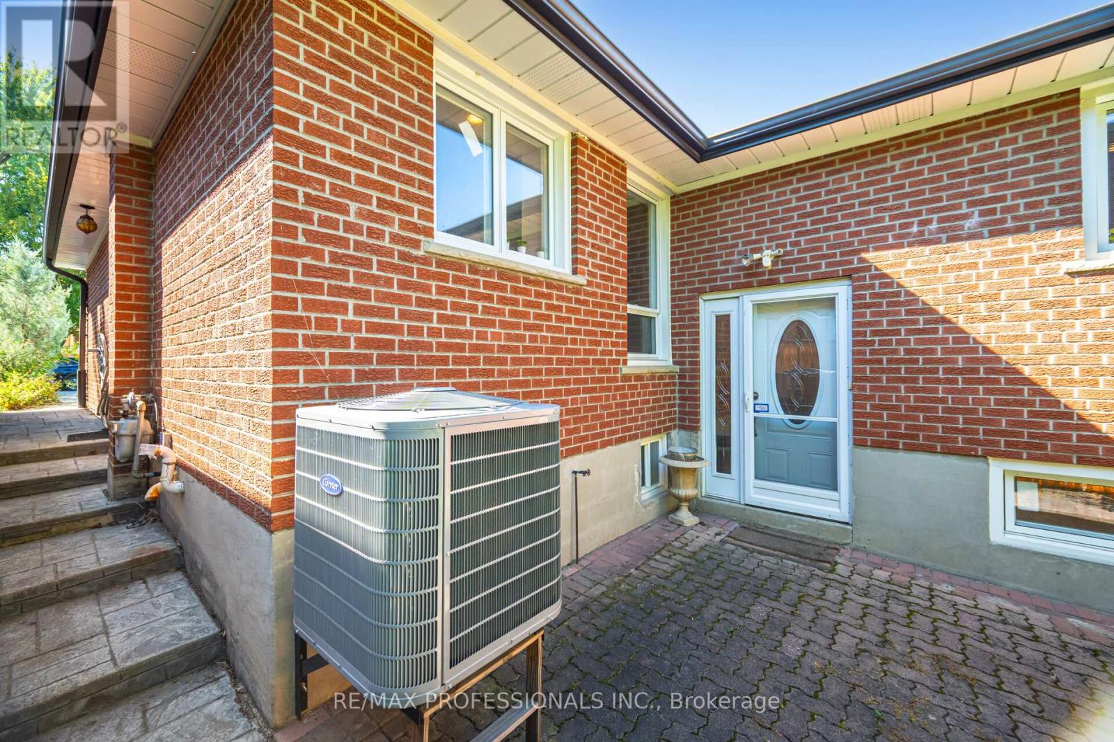 39 Elmcrest Road, Toronto, Ontario  M9C 3R7 - Photo 41 - W12439895