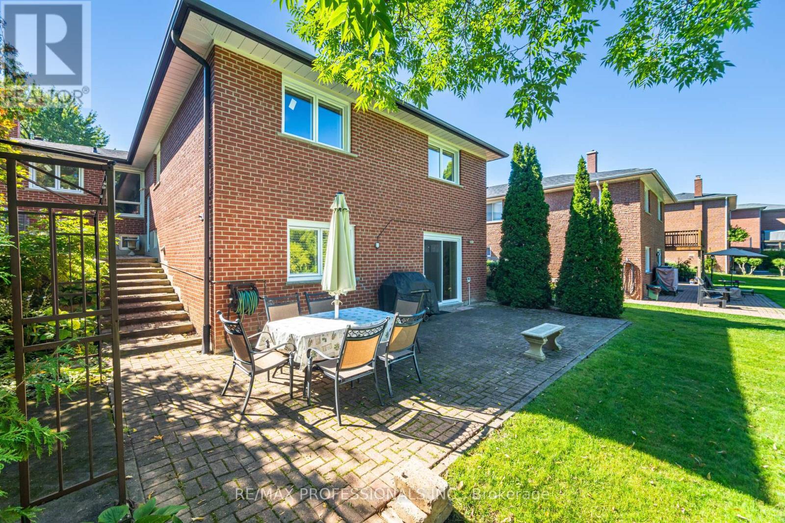 39 Elmcrest Road, Toronto, Ontario  M9C 3R7 - Photo 43 - W12439895