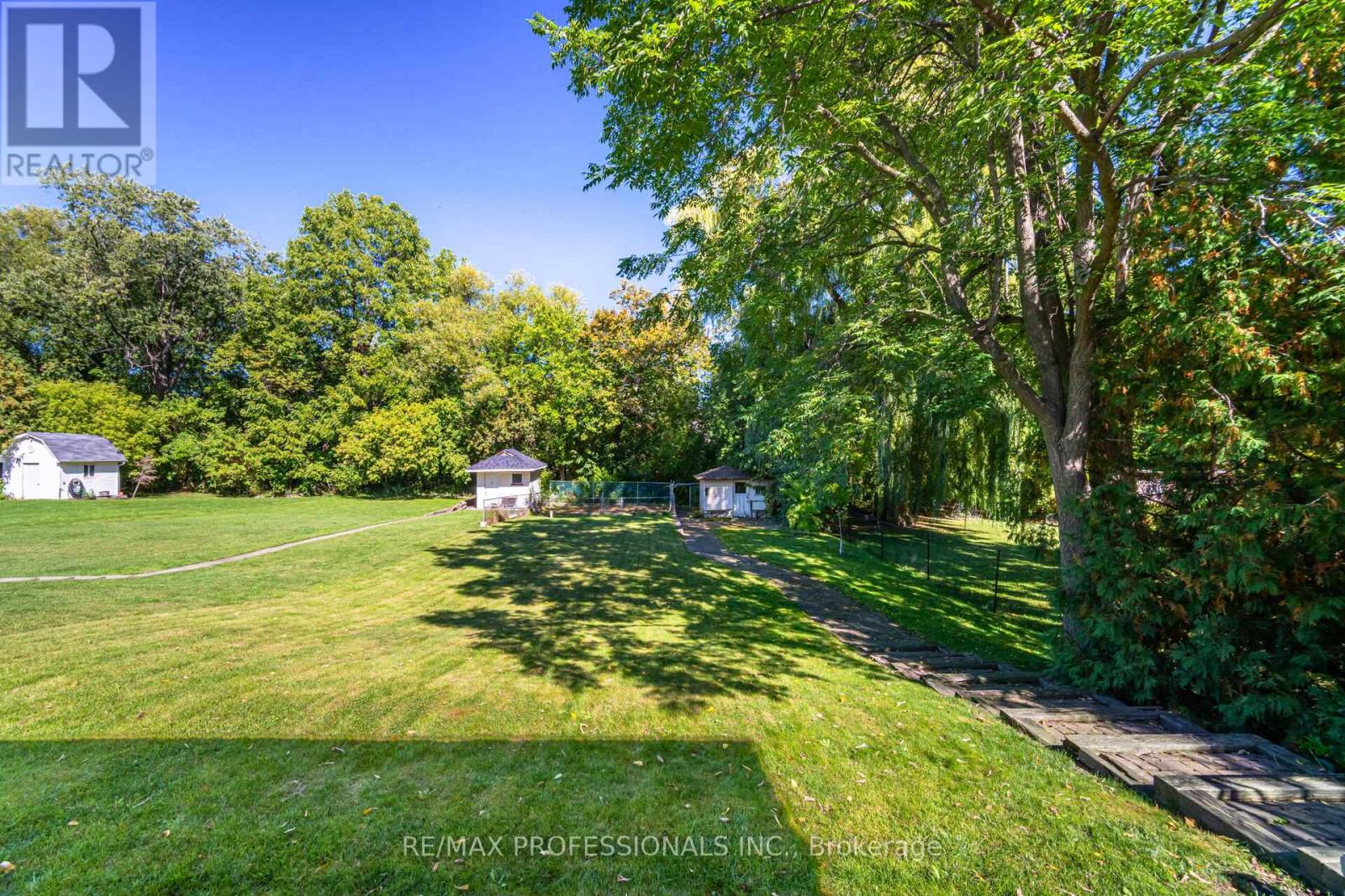 39 Elmcrest Road, Toronto, Ontario  M9C 3R7 - Photo 46 - W12439895