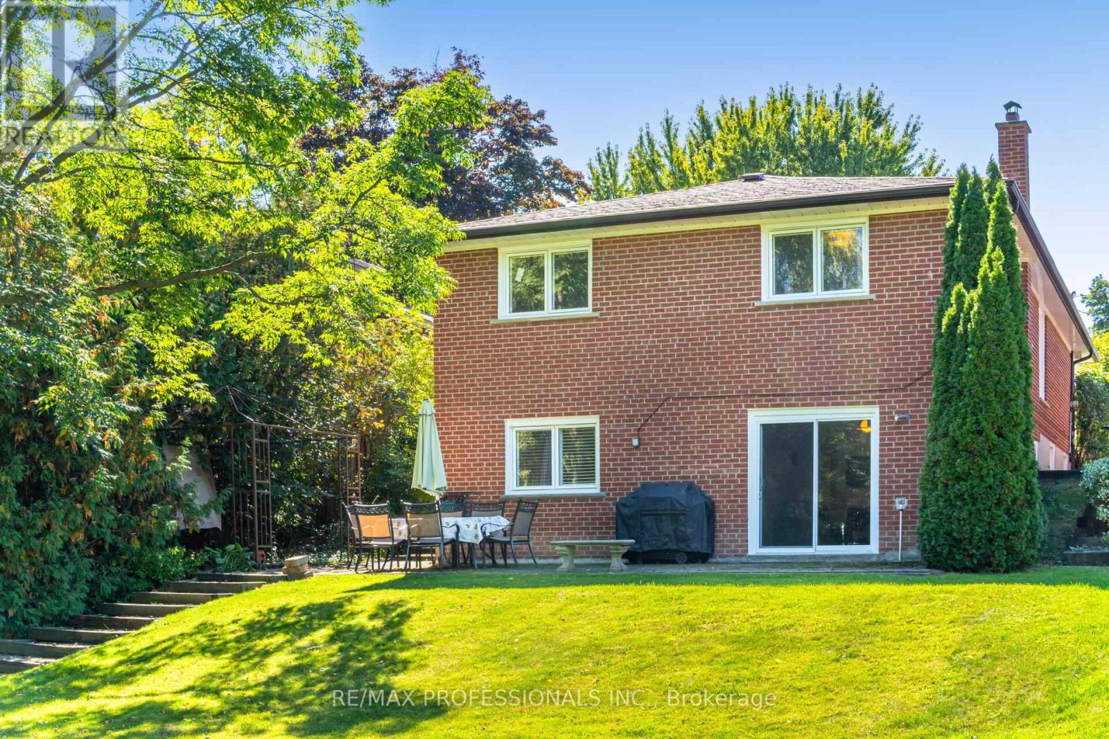 39 Elmcrest Road, Toronto, Ontario  M9C 3R7 - Photo 47 - W12439895