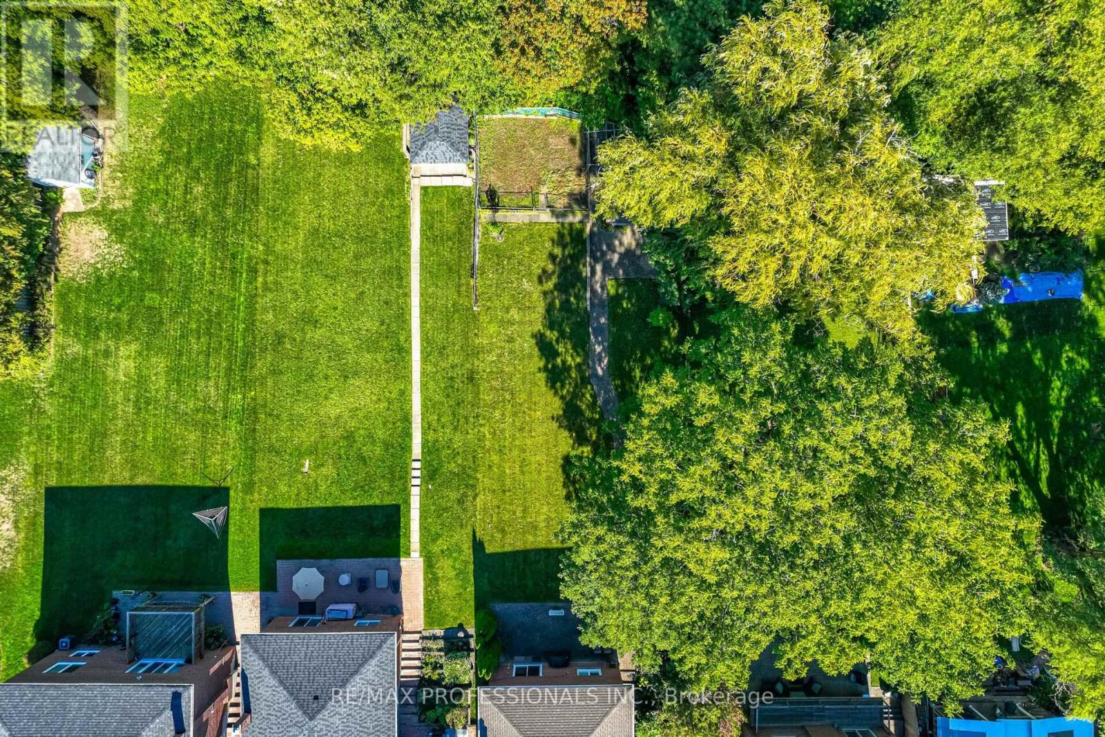 39 Elmcrest Road, Toronto, Ontario  M9C 3R7 - Photo 49 - W12439895