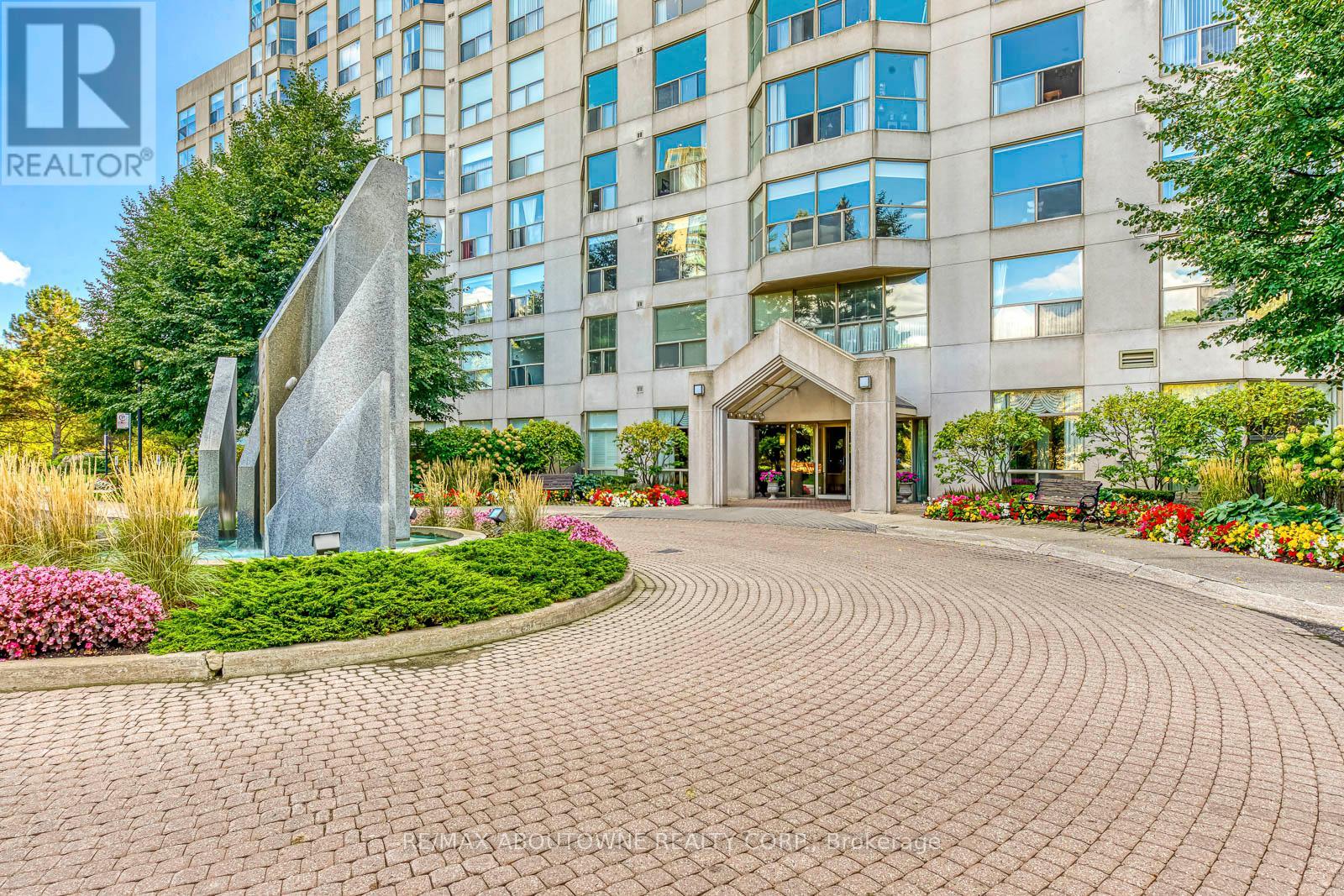 613 - 1700 The Collegeway Road, Mississauga, Ontario  L5L 4M2 - Photo 2 - W12439898