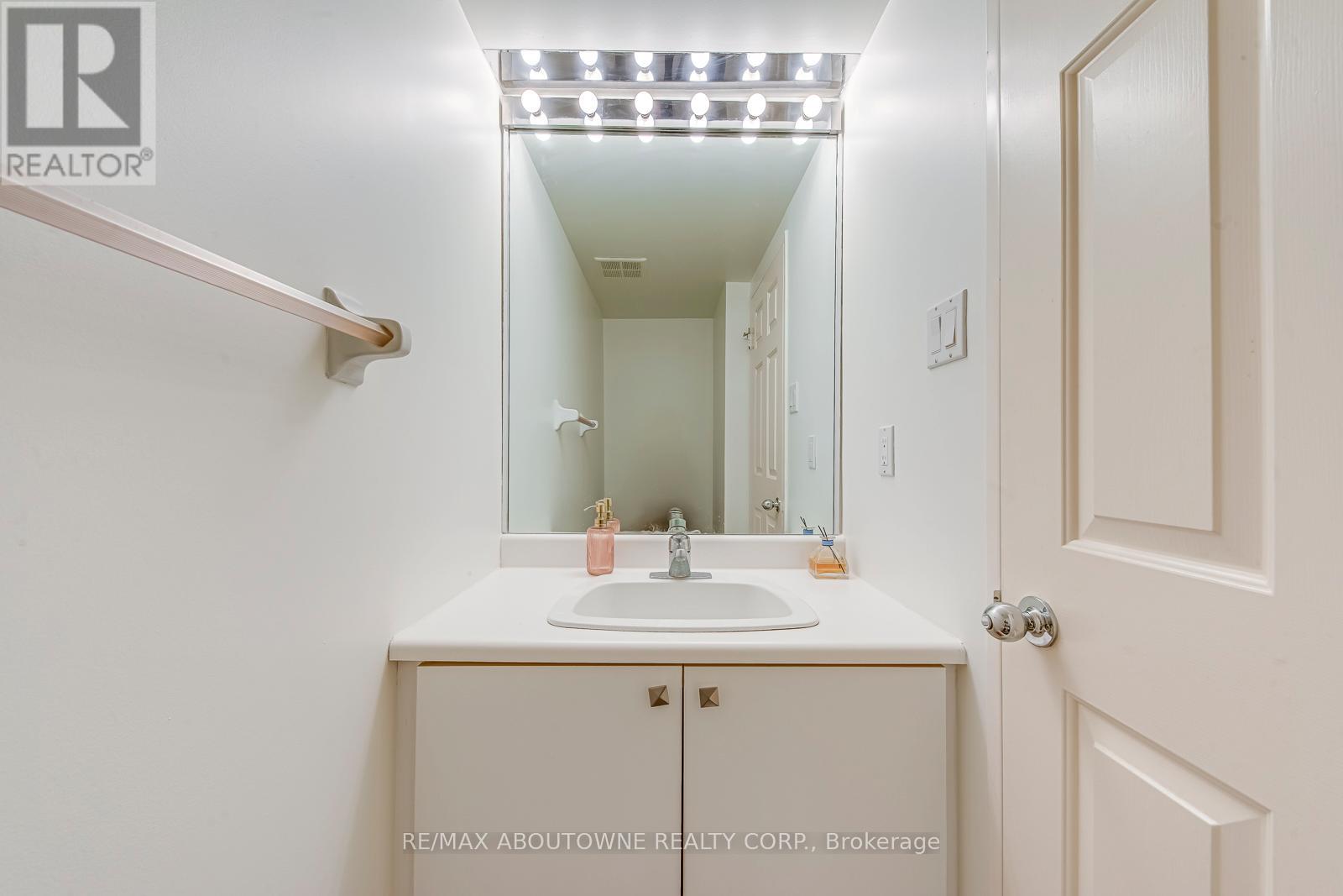 613 - 1700 The Collegeway Road, Mississauga, Ontario  L5L 4M2 - Photo 27 - W12439898