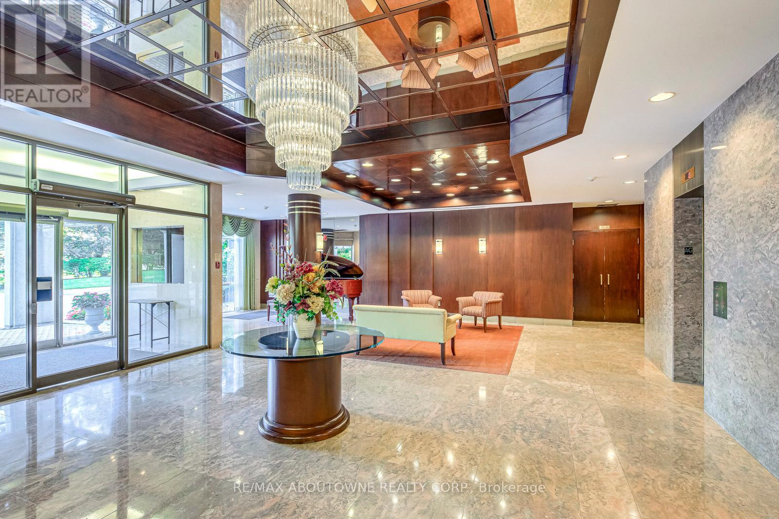 613 - 1700 The Collegeway Road, Mississauga, Ontario  L5L 4M2 - Photo 4 - W12439898