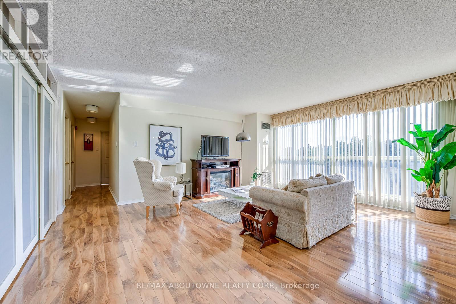 613 - 1700 The Collegeway Road, Mississauga, Ontario  L5L 4M2 - Photo 8 - W12439898
