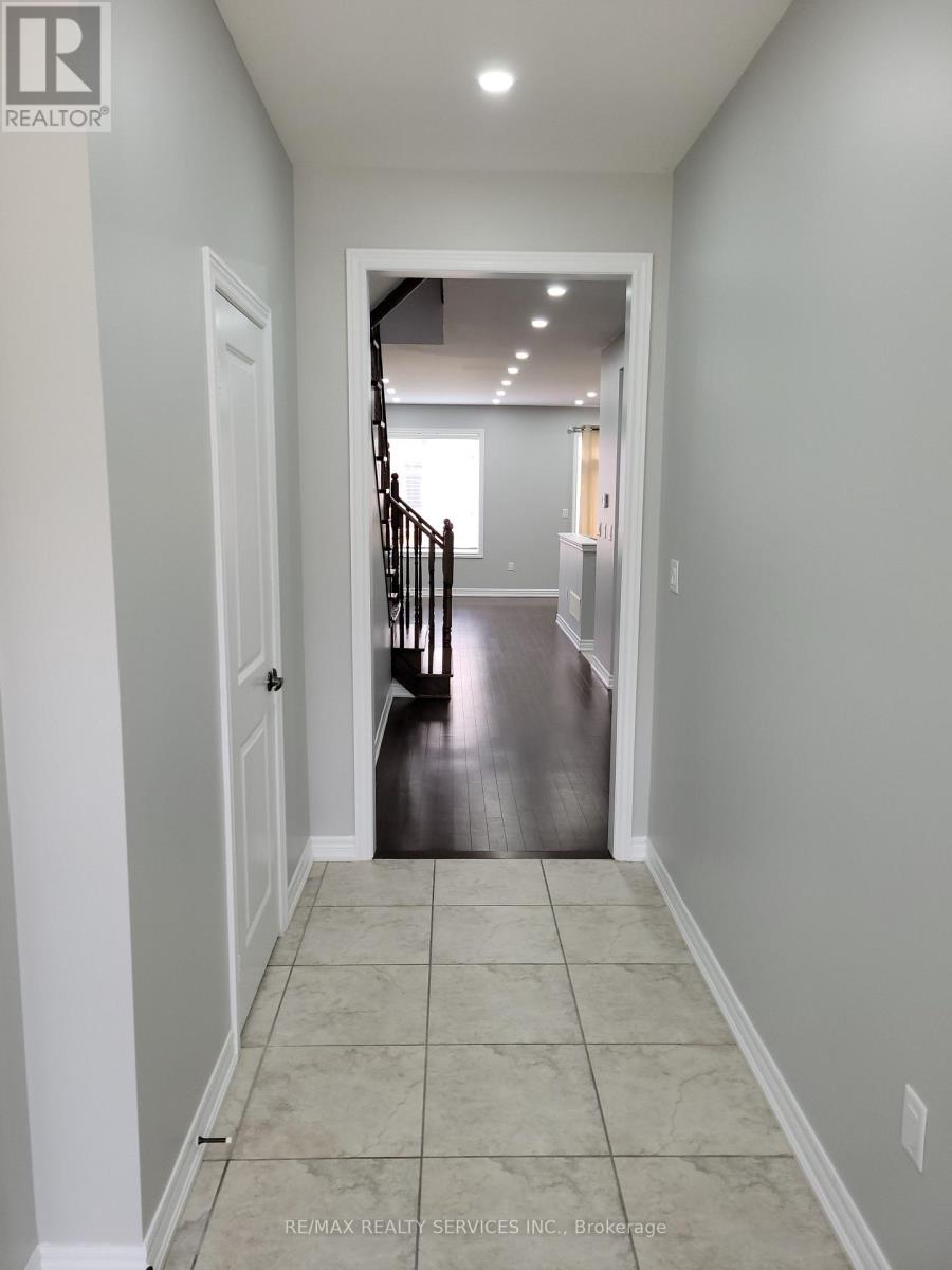 60 True Blue Crescent, Caledon, Ontario  L7E 4K7 - Photo 2 - W12439912