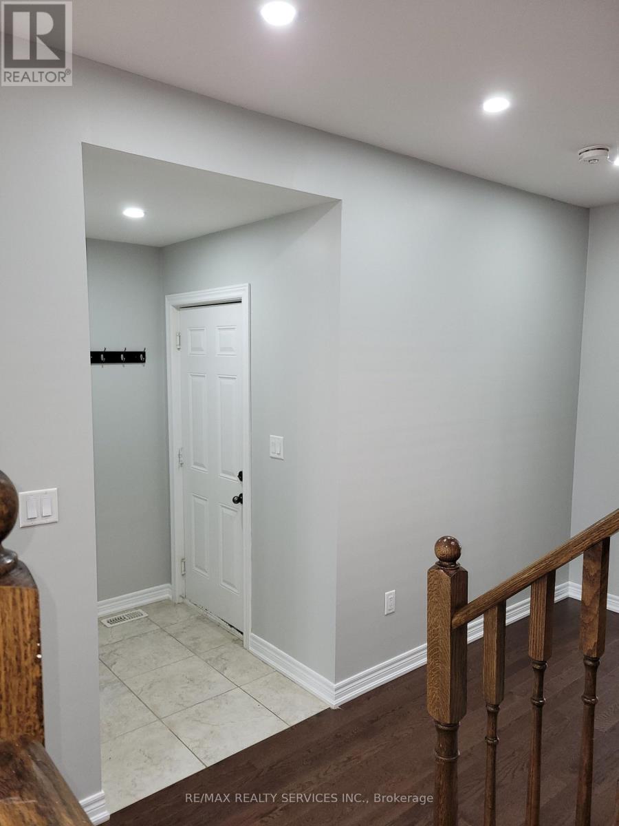 60 True Blue Crescent, Caledon, Ontario  L7E 4K7 - Photo 3 - W12439912