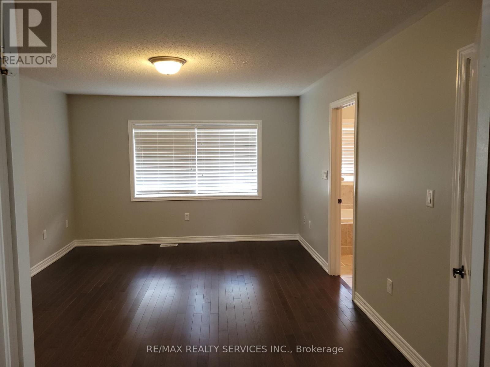 60 True Blue Crescent, Caledon, Ontario  L7E 4K7 - Photo 9 - W12439912
