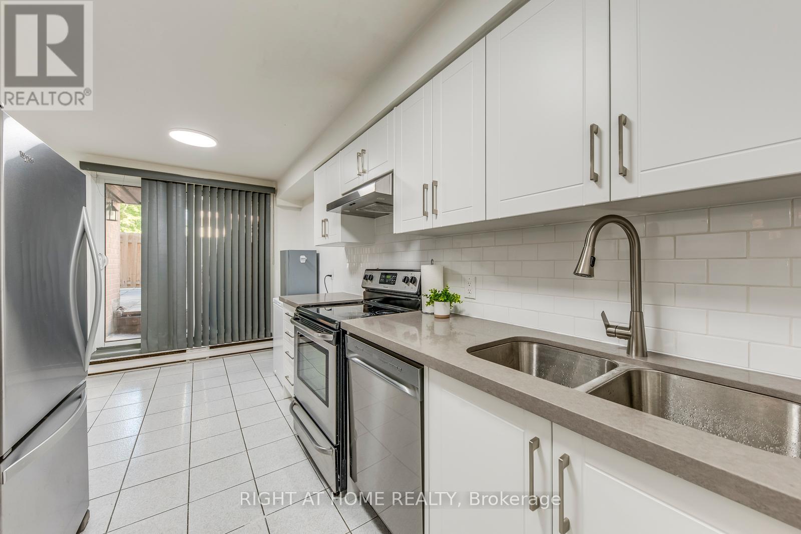 89 - 2170 Bromsgrove Road, Mississauga, Ontario  L5J 4J2 - Photo 11 - W12439927