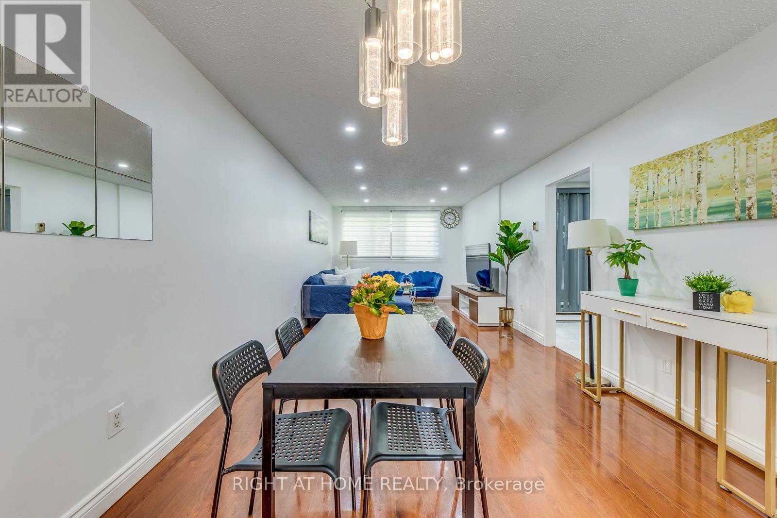 89 - 2170 Bromsgrove Road, Mississauga, Ontario  L5J 4J2 - Photo 2 - W12439927
