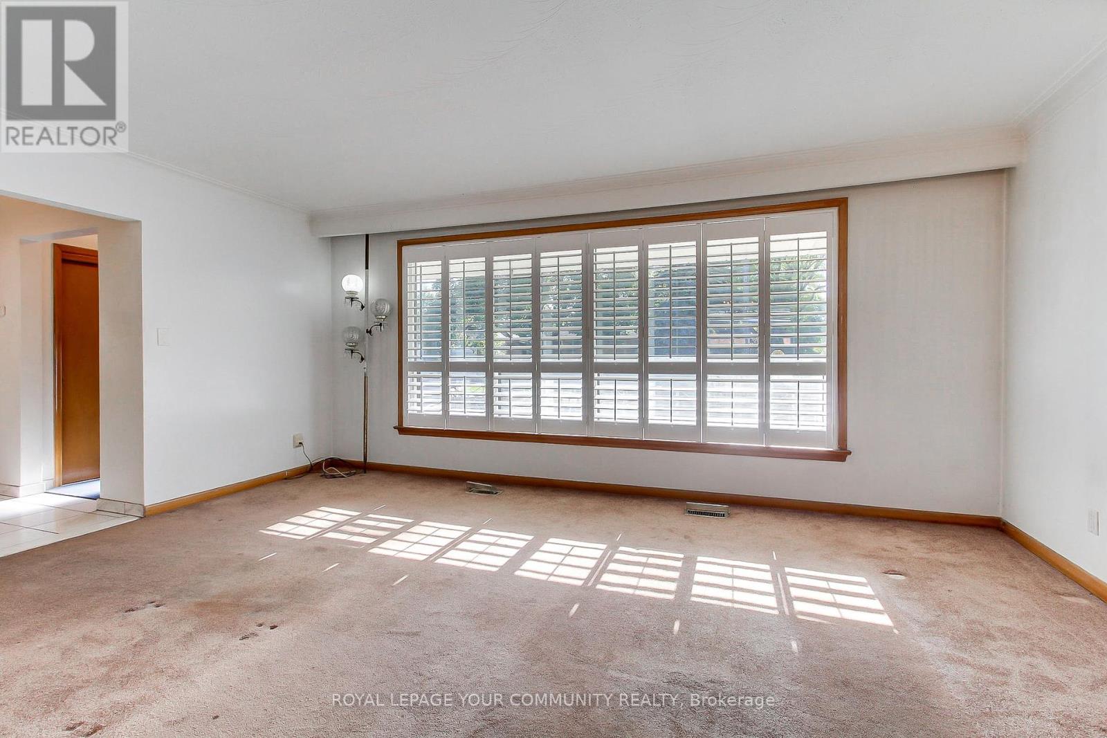 79 Sun Row Drive, Toronto, Ontario  M9P 3H9 - Photo 11 - W12439928