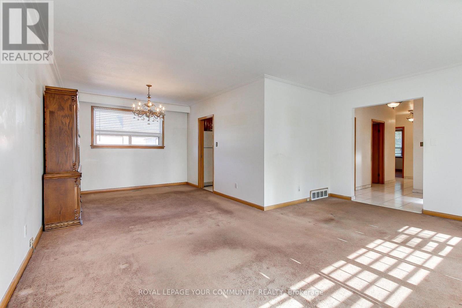 79 Sun Row Drive, Toronto, Ontario  M9P 3H9 - Photo 13 - W12439928