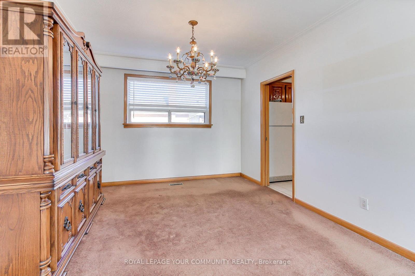 79 Sun Row Drive, Toronto, Ontario  M9P 3H9 - Photo 14 - W12439928