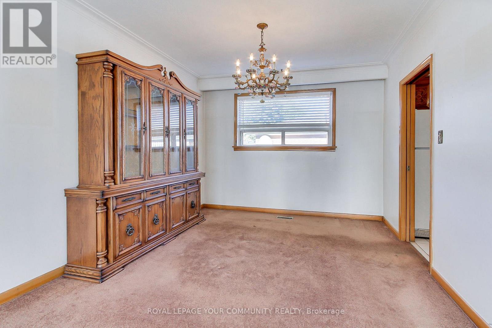 79 Sun Row Drive, Toronto, Ontario  M9P 3H9 - Photo 15 - W12439928