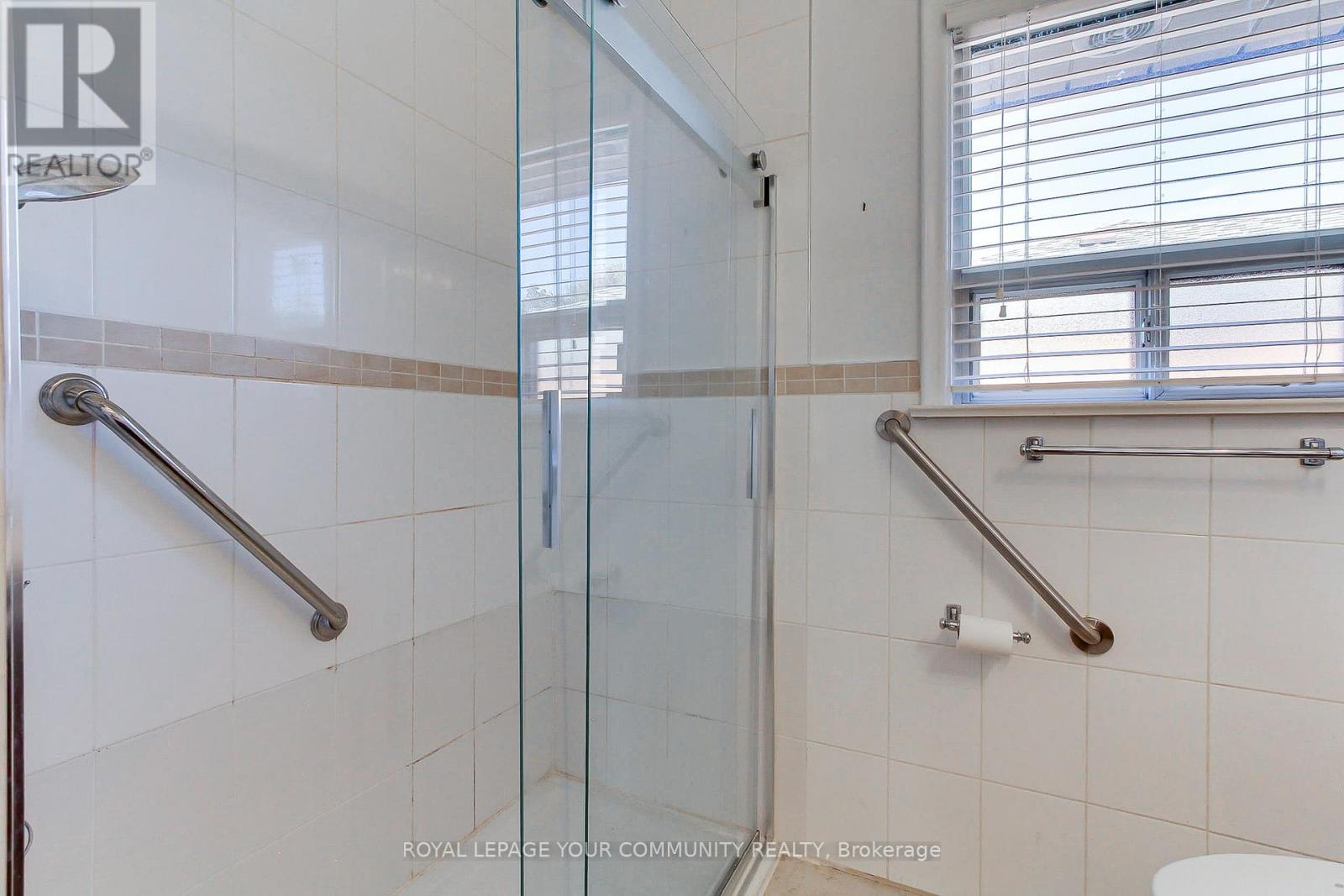 79 Sun Row Drive, Toronto, Ontario  M9P 3H9 - Photo 32 - W12439928