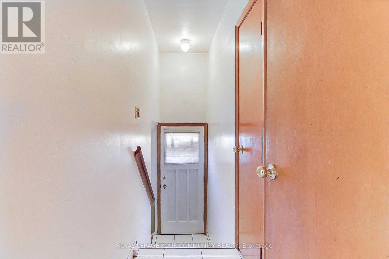 79 Sun Row Drive, Toronto, Ontario  M9P 3H9 - Photo 33 - W12439928