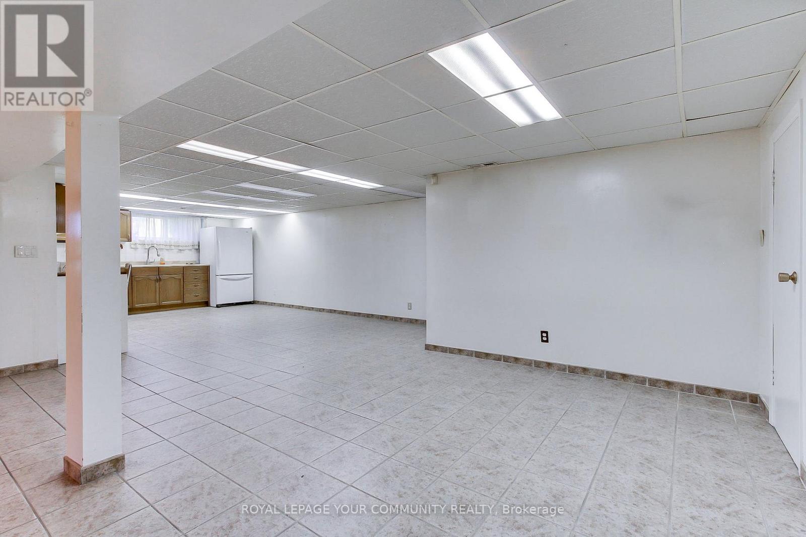 79 Sun Row Drive, Toronto, Ontario  M9P 3H9 - Photo 35 - W12439928