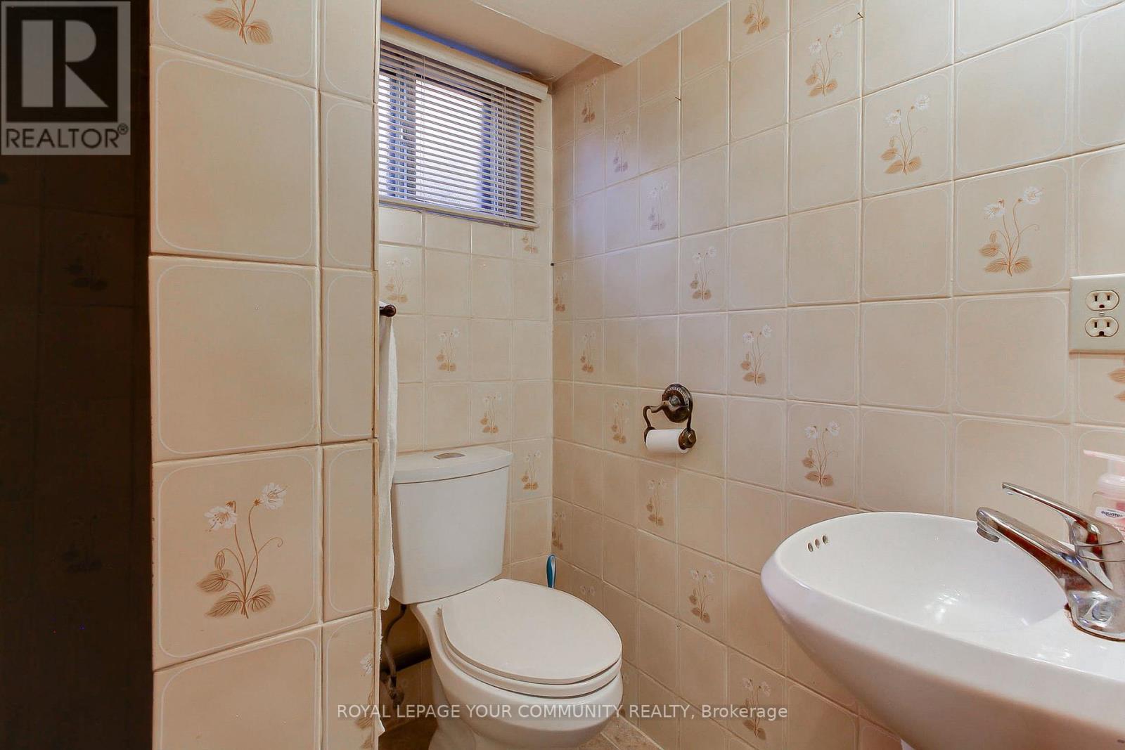 79 Sun Row Drive, Toronto, Ontario  M9P 3H9 - Photo 42 - W12439928