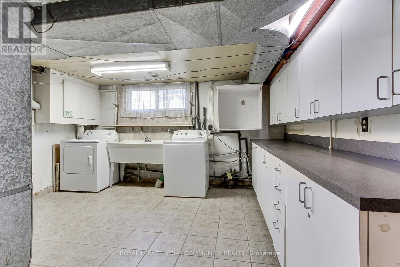 79 Sun Row Drive, Toronto, Ontario  M9P 3H9 - Photo 44 - W12439928
