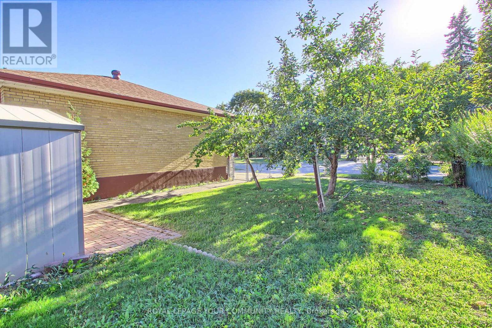 79 Sun Row Drive, Toronto, Ontario  M9P 3H9 - Photo 48 - W12439928