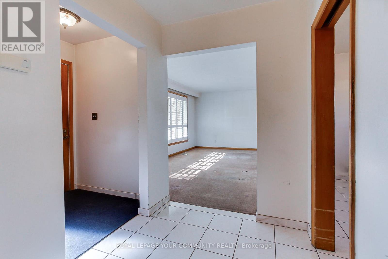 79 Sun Row Drive, Toronto, Ontario  M9P 3H9 - Photo 8 - W12439928