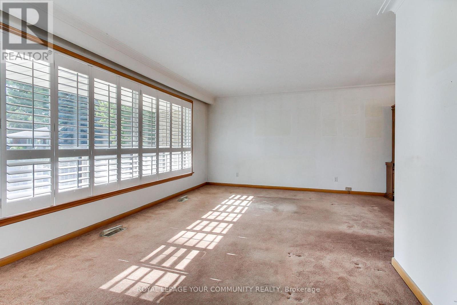 79 Sun Row Drive, Toronto, Ontario  M9P 3H9 - Photo 9 - W12439928