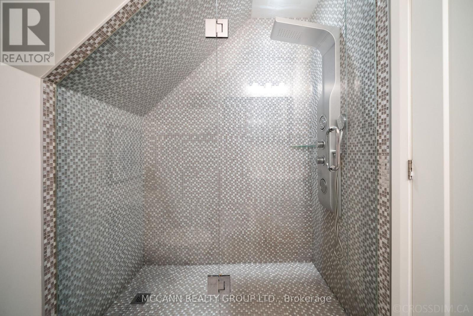 217 Pearson Avenue, Toronto, Ontario  M6R 1G6 - Photo 29 - W12439929