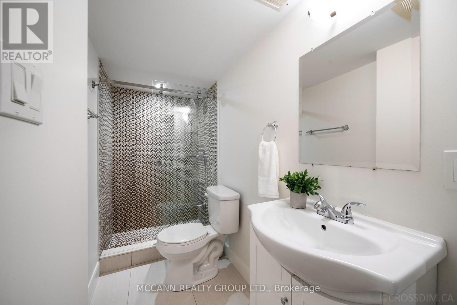 217 Pearson Avenue, Toronto, Ontario  M6R 1G6 - Photo 34 - W12439929