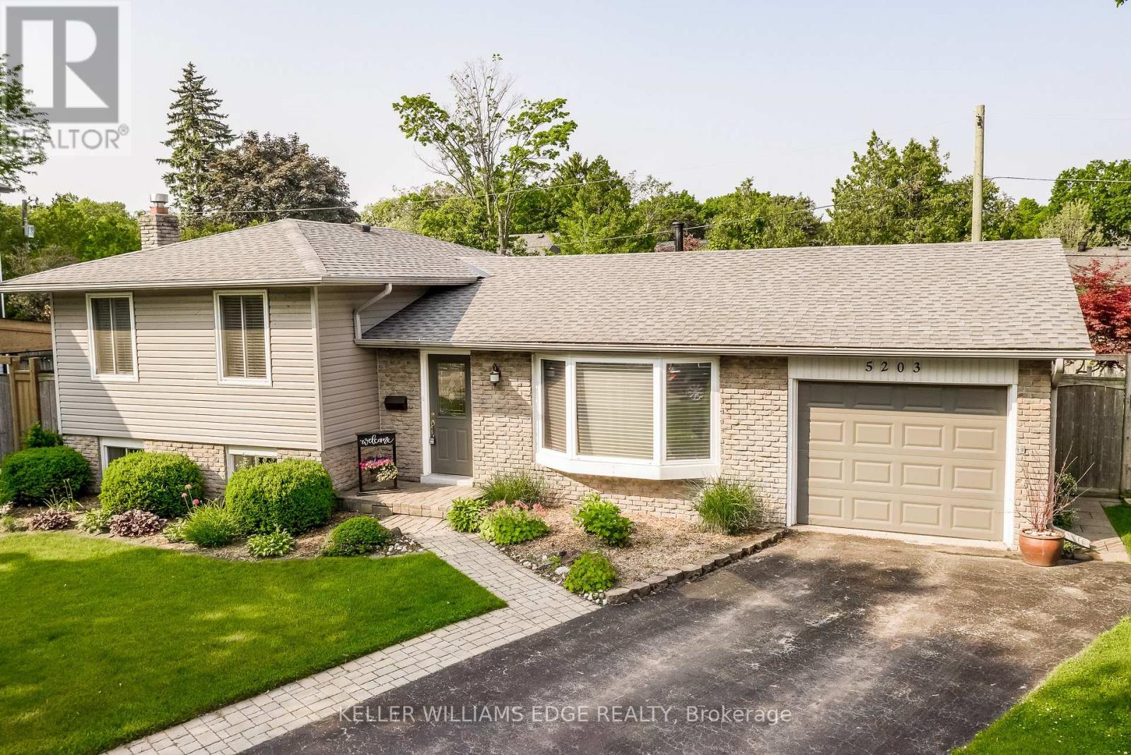 5203 BROUGHTON CRESCENT, Burlington, Ontario