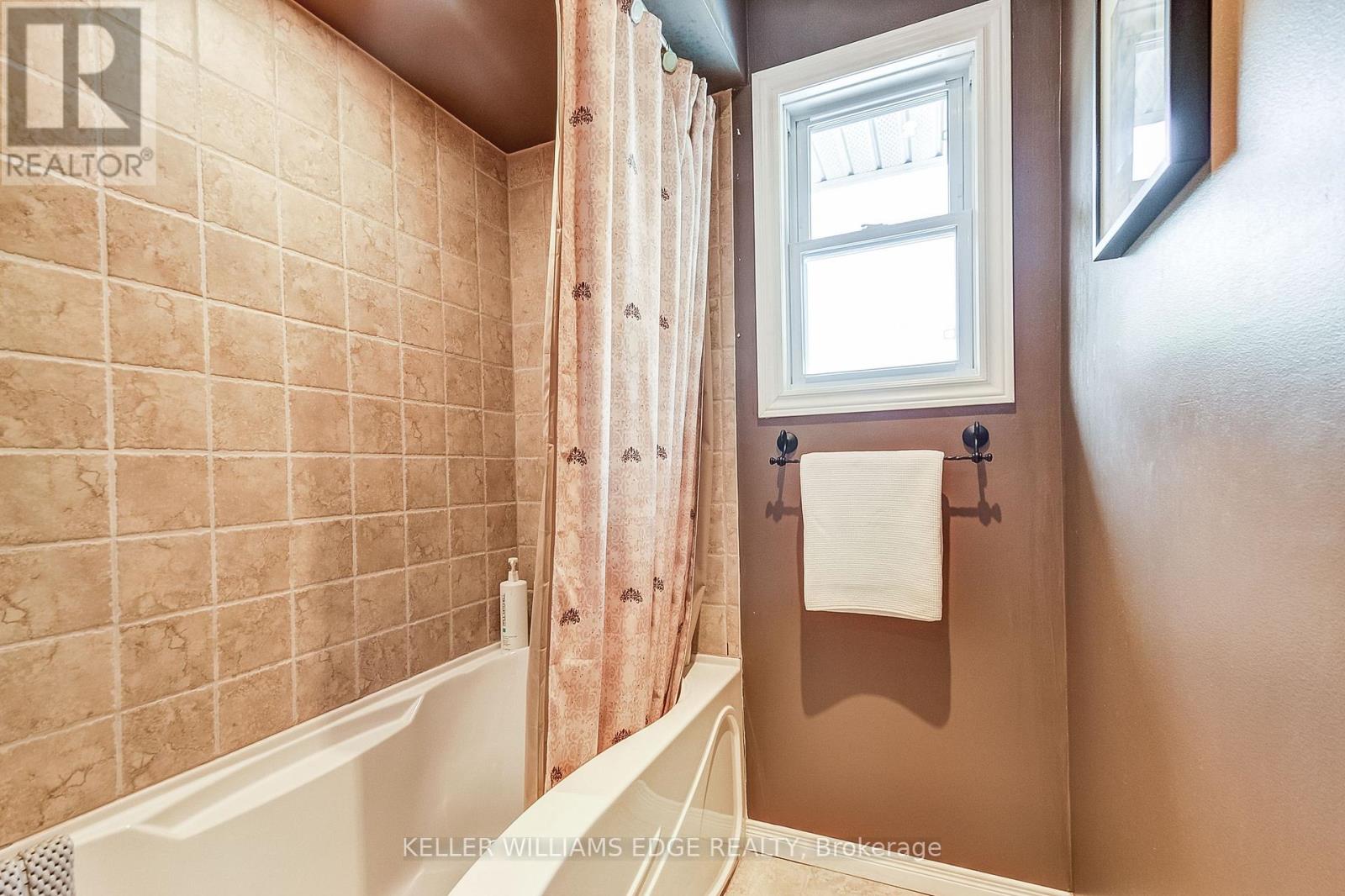 5203 Broughton Crescent, Burlington, Ontario  L7L 3C1 - Photo 20 - W12439939