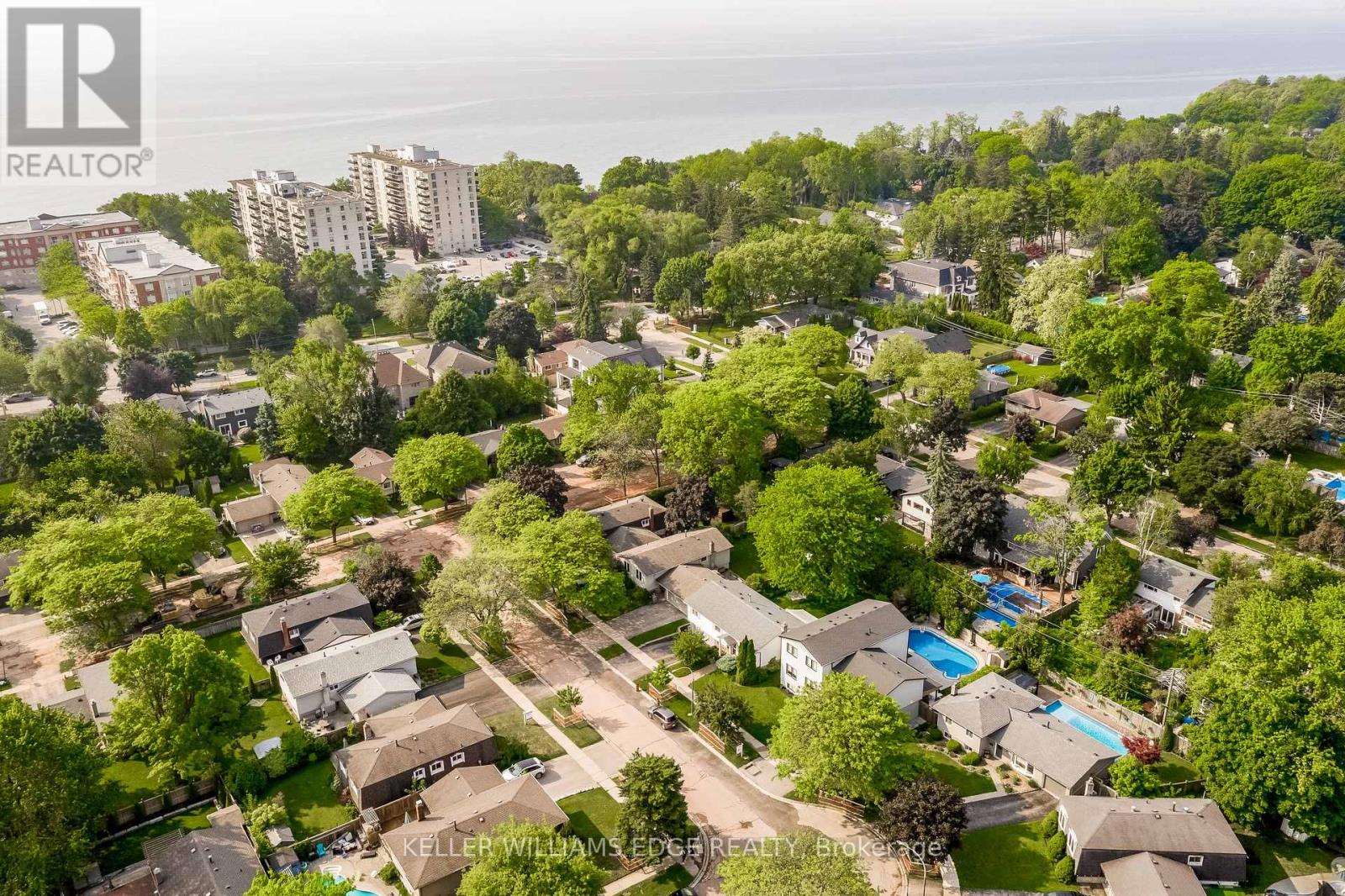 5203 Broughton Crescent, Burlington, Ontario  L7L 3C1 - Photo 35 - W12439939