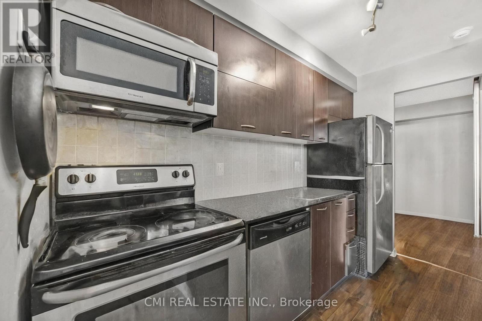 725 - 38 Joe Shuster Way, Toronto, Ontario  M6K 0A5 - Photo 10 - W12439973