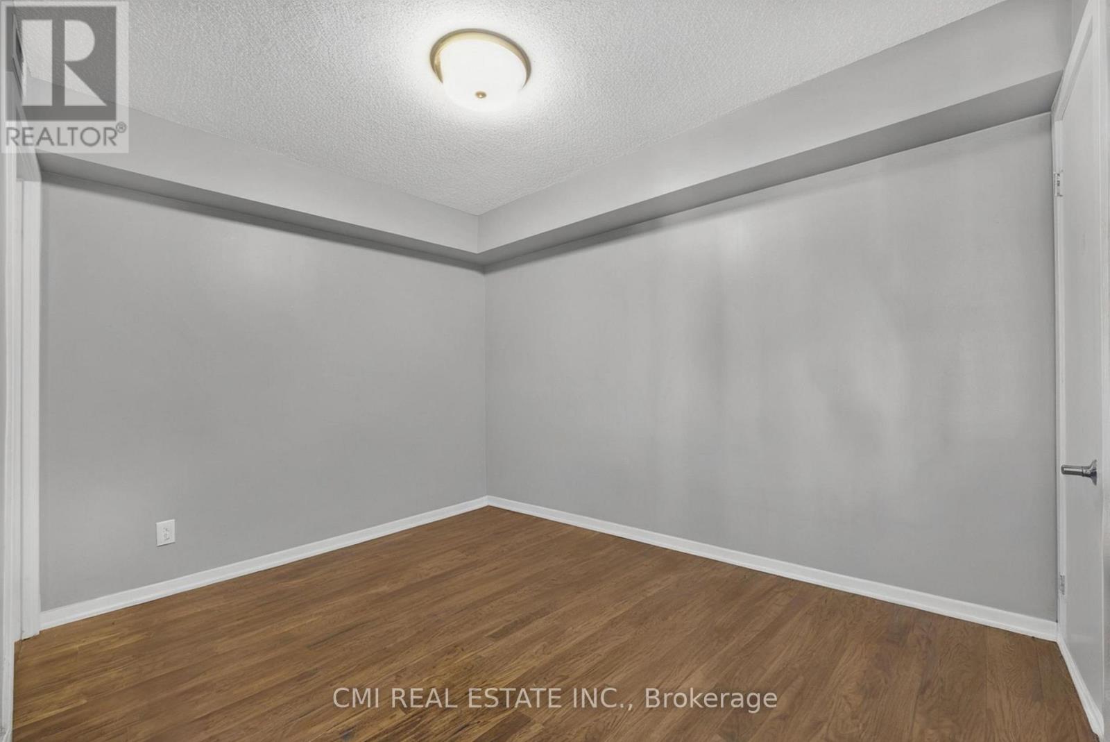 725 - 38 Joe Shuster Way, Toronto, Ontario  M6K 0A5 - Photo 17 - W12439973