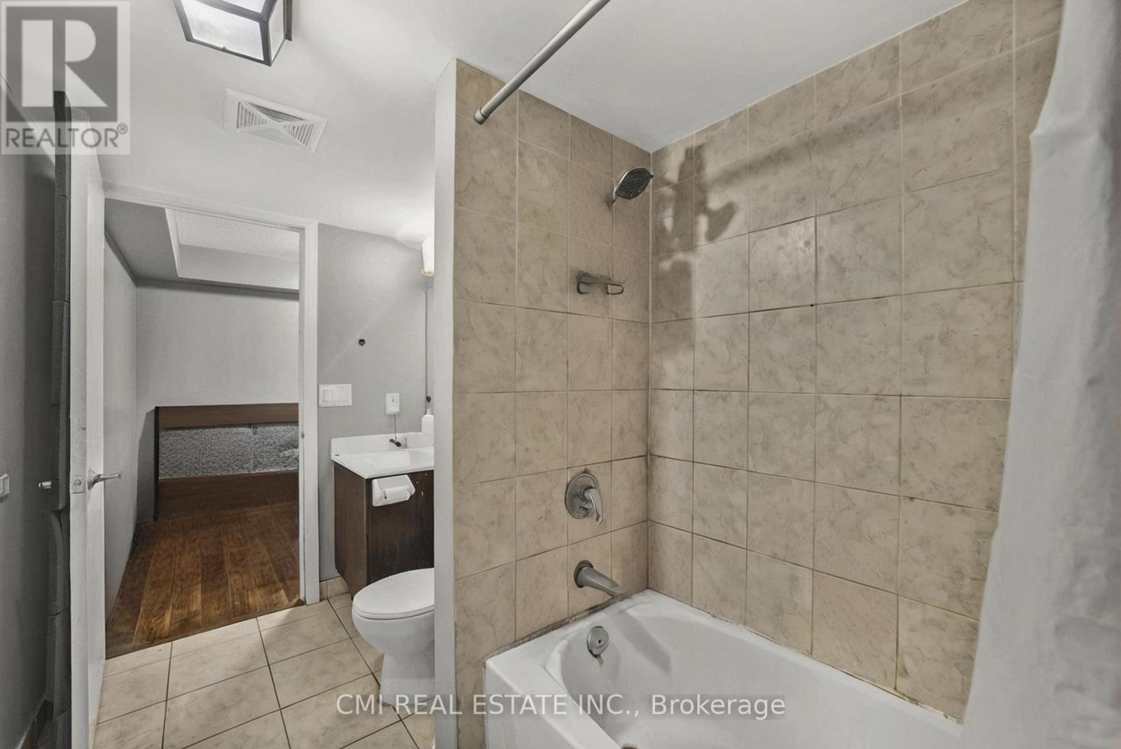 725 - 38 Joe Shuster Way, Toronto, Ontario  M6K 0A5 - Photo 22 - W12439973