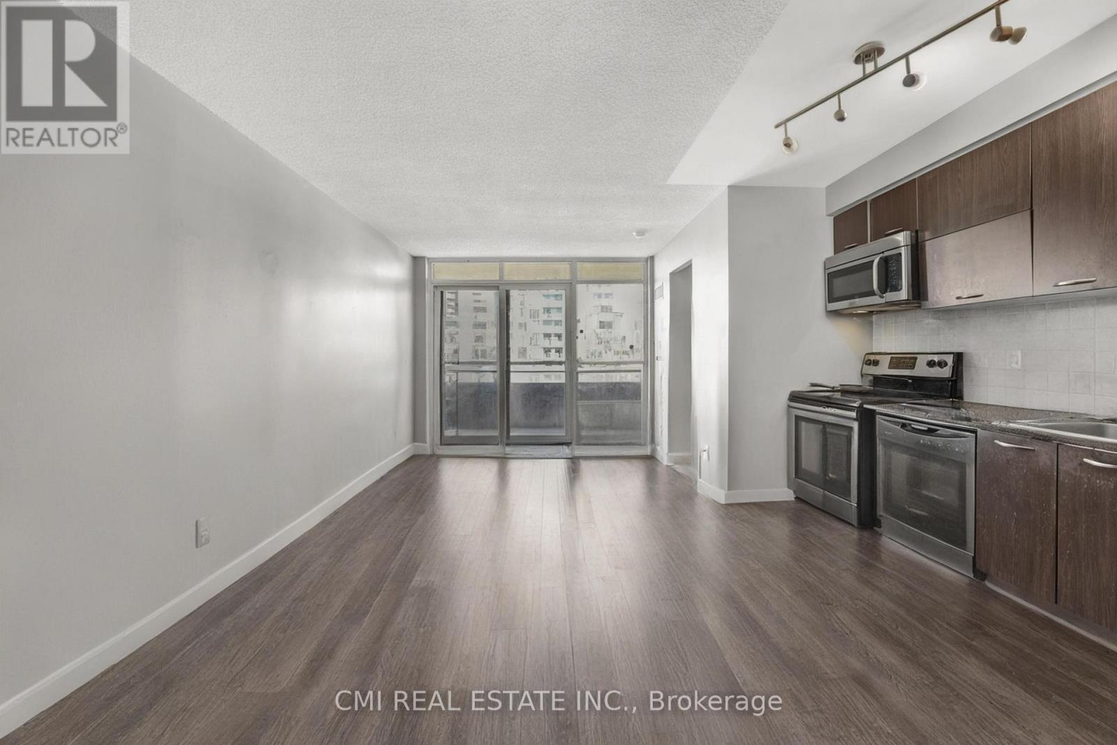 725 - 38 Joe Shuster Way, Toronto, Ontario  M6K 0A5 - Photo 8 - W12439973