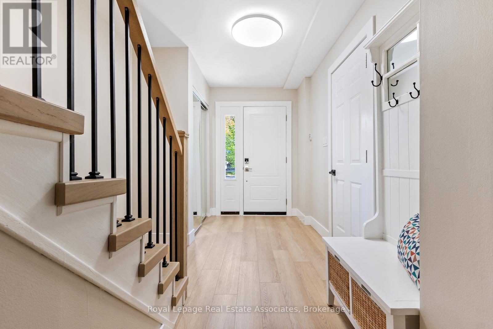 20 - 1020 Walden Circle, Mississauga, Ontario  L5J 4J9 - Photo 3 - W12439987