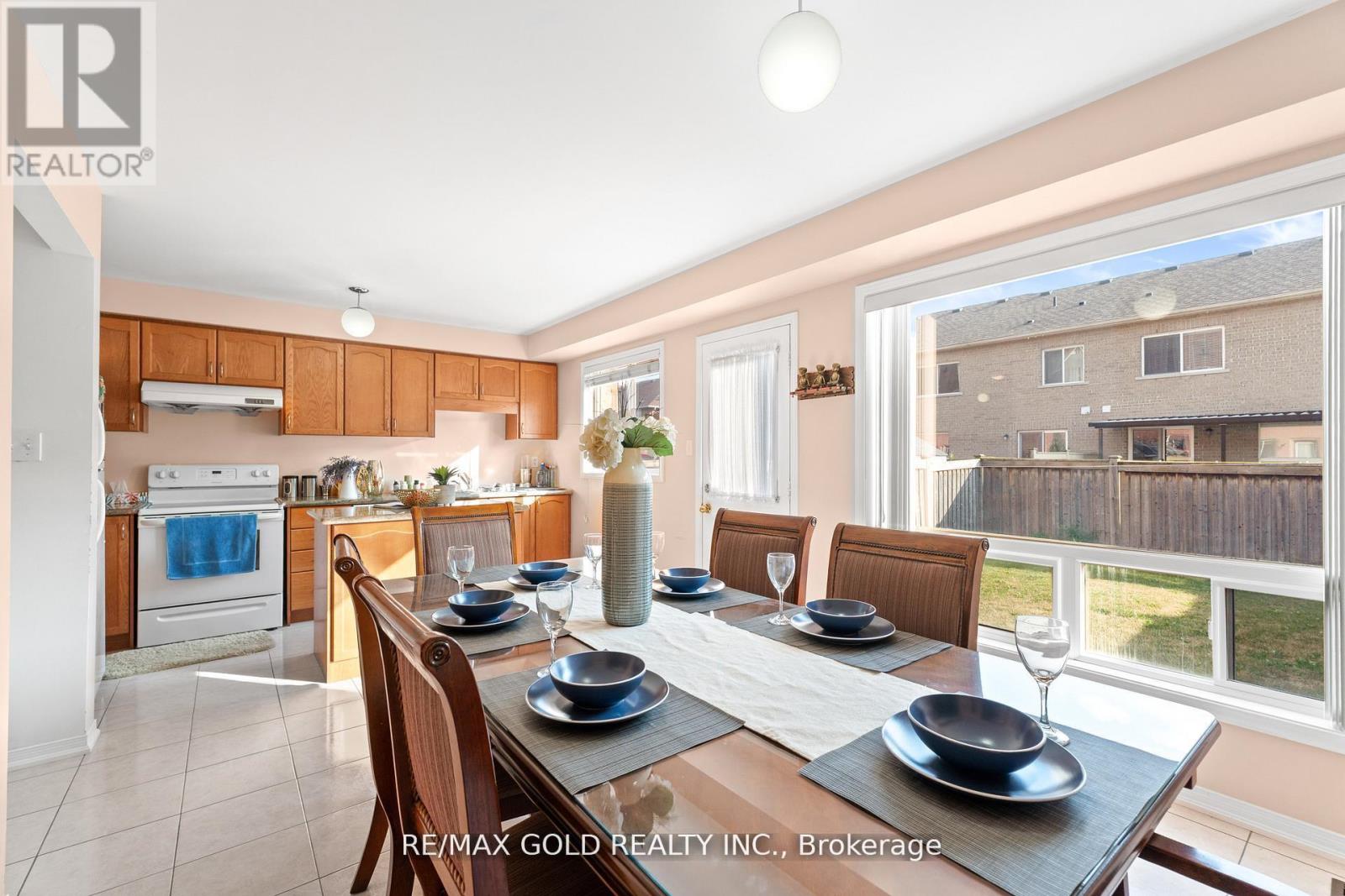 22 Nutwood Way, Brampton, Ontario  L6R 0X7 - Photo 11 - W12439996