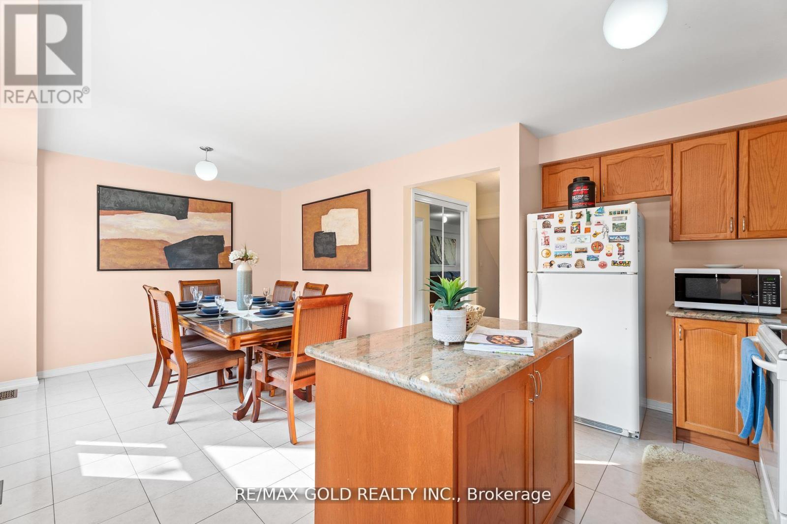 22 Nutwood Way, Brampton, Ontario  L6R 0X7 - Photo 14 - W12439996