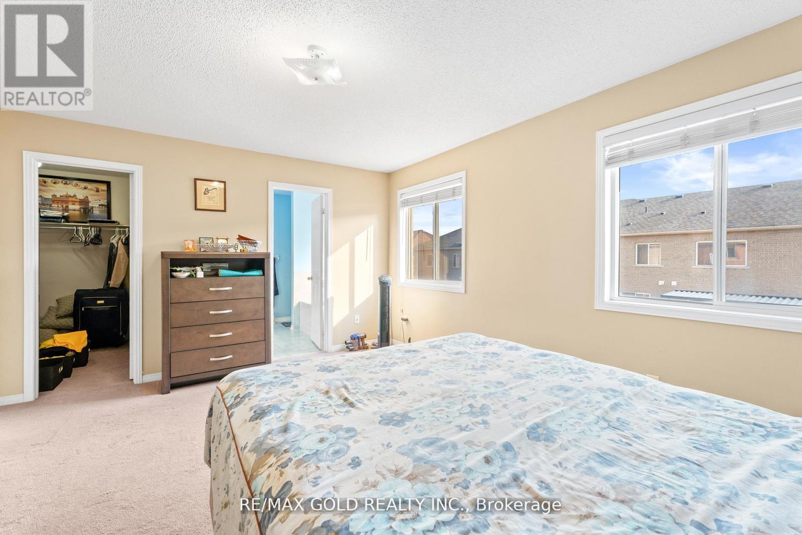 22 Nutwood Way, Brampton, Ontario  L6R 0X7 - Photo 18 - W12439996