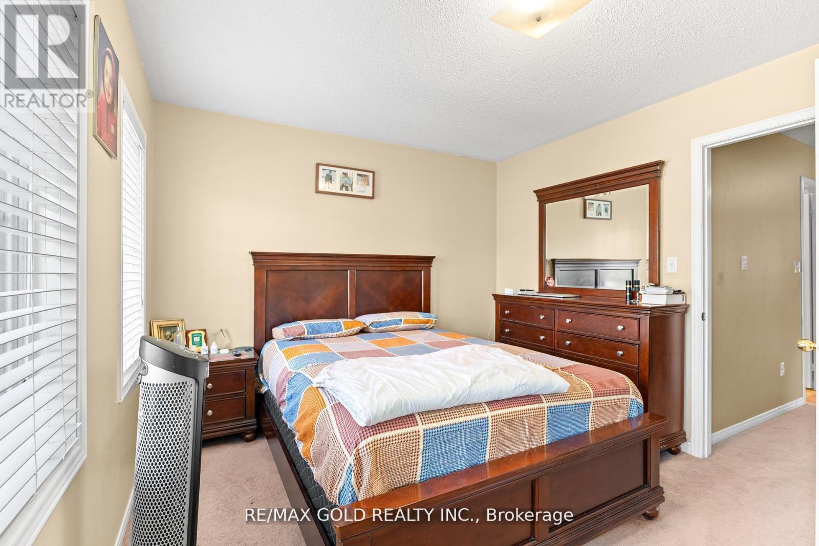 22 Nutwood Way, Brampton, Ontario  L6R 0X7 - Photo 25 - W12439996