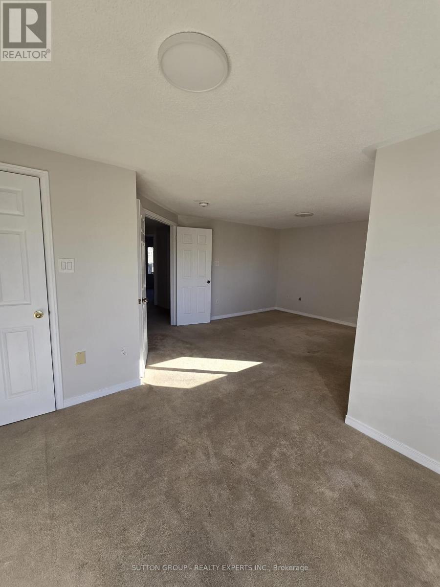 135 Moffatt Avenue, Brampton, Ontario  L6Y 4R8 - Photo 13 - W12430669