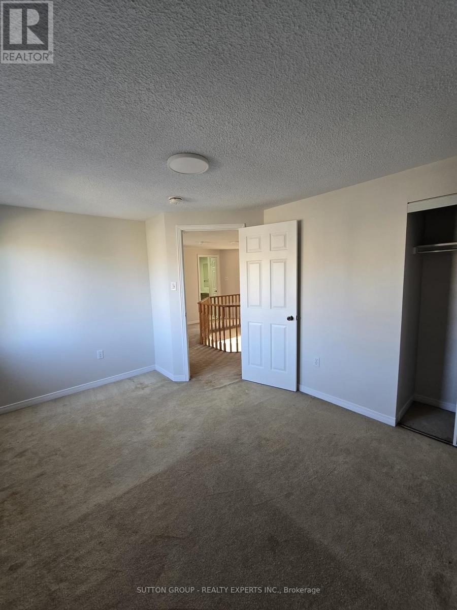 135 Moffatt Avenue, Brampton, Ontario  L6Y 4R8 - Photo 7 - W12430669
