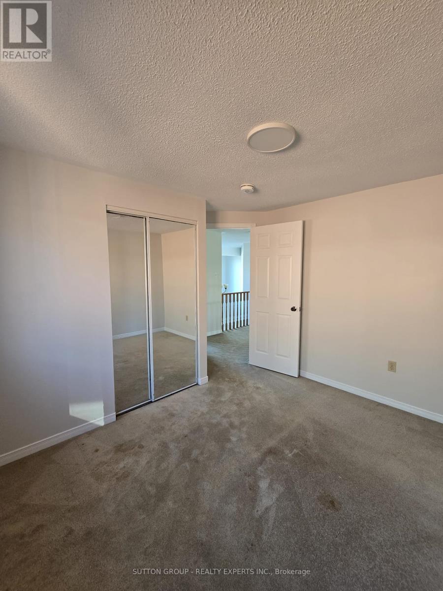 135 Moffatt Avenue, Brampton, Ontario  L6Y 4R8 - Photo 9 - W12430669
