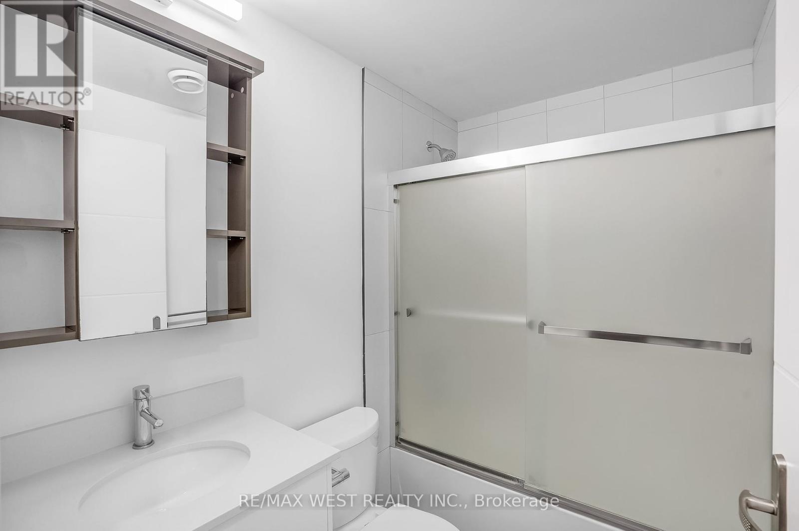 1409 - 60 Frederick Street, Kitchener, Ontario  N2H 0C7 - Photo 7 - X12432850