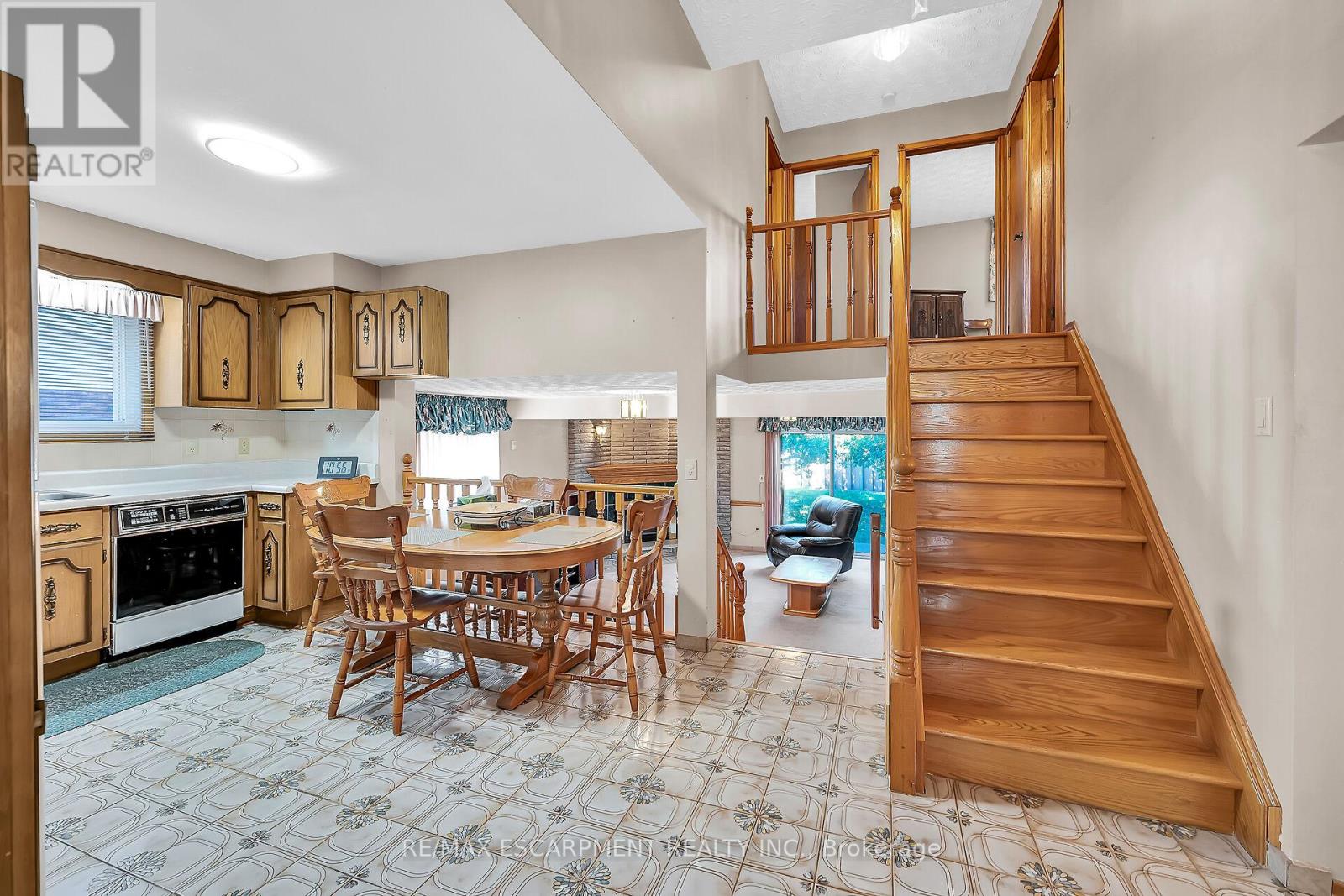 65 Ellington Avenue, Hamilton, Ontario  L8E 3T5 - Photo 14 - X12439819