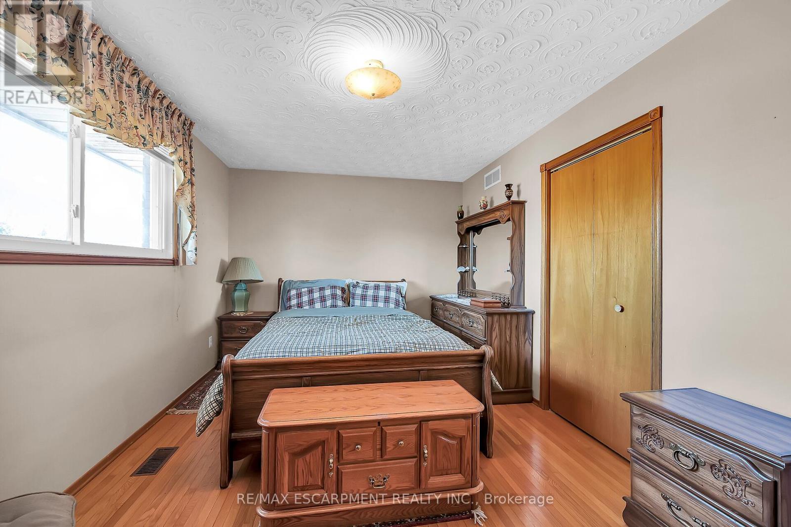 65 Ellington Avenue, Hamilton, Ontario  L8E 3T5 - Photo 22 - X12439819