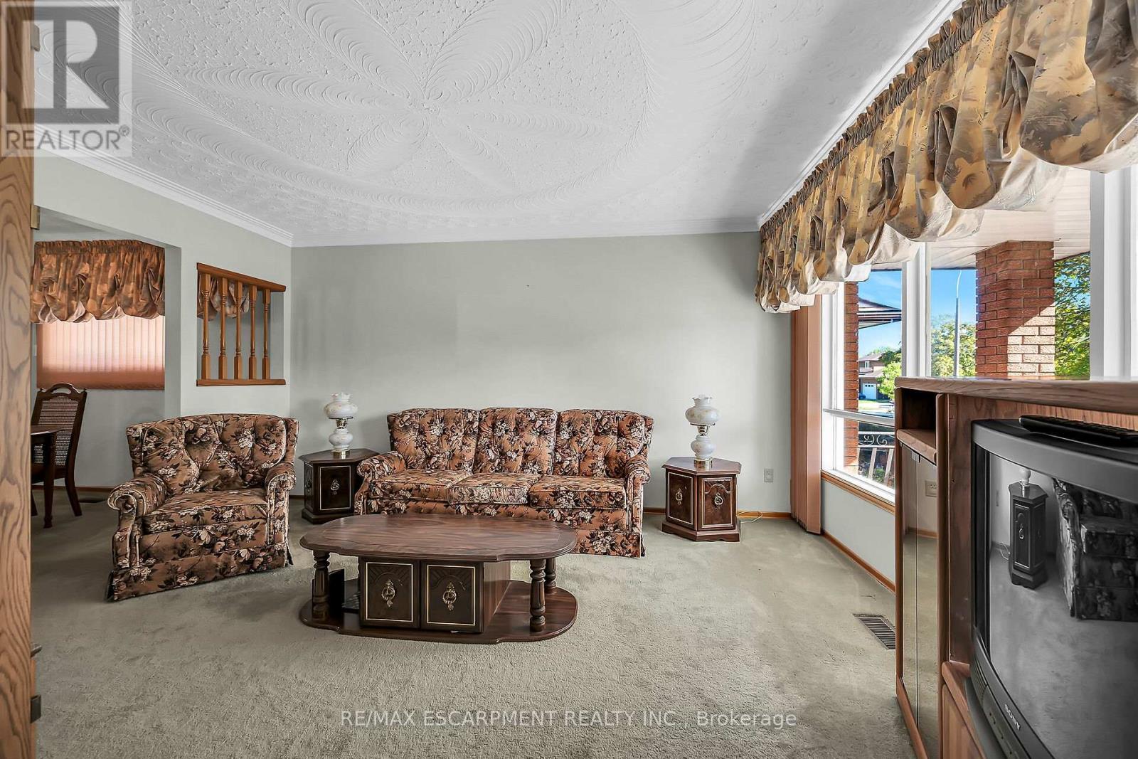 65 Ellington Avenue, Hamilton, Ontario  L8E 3T5 - Photo 9 - X12439819