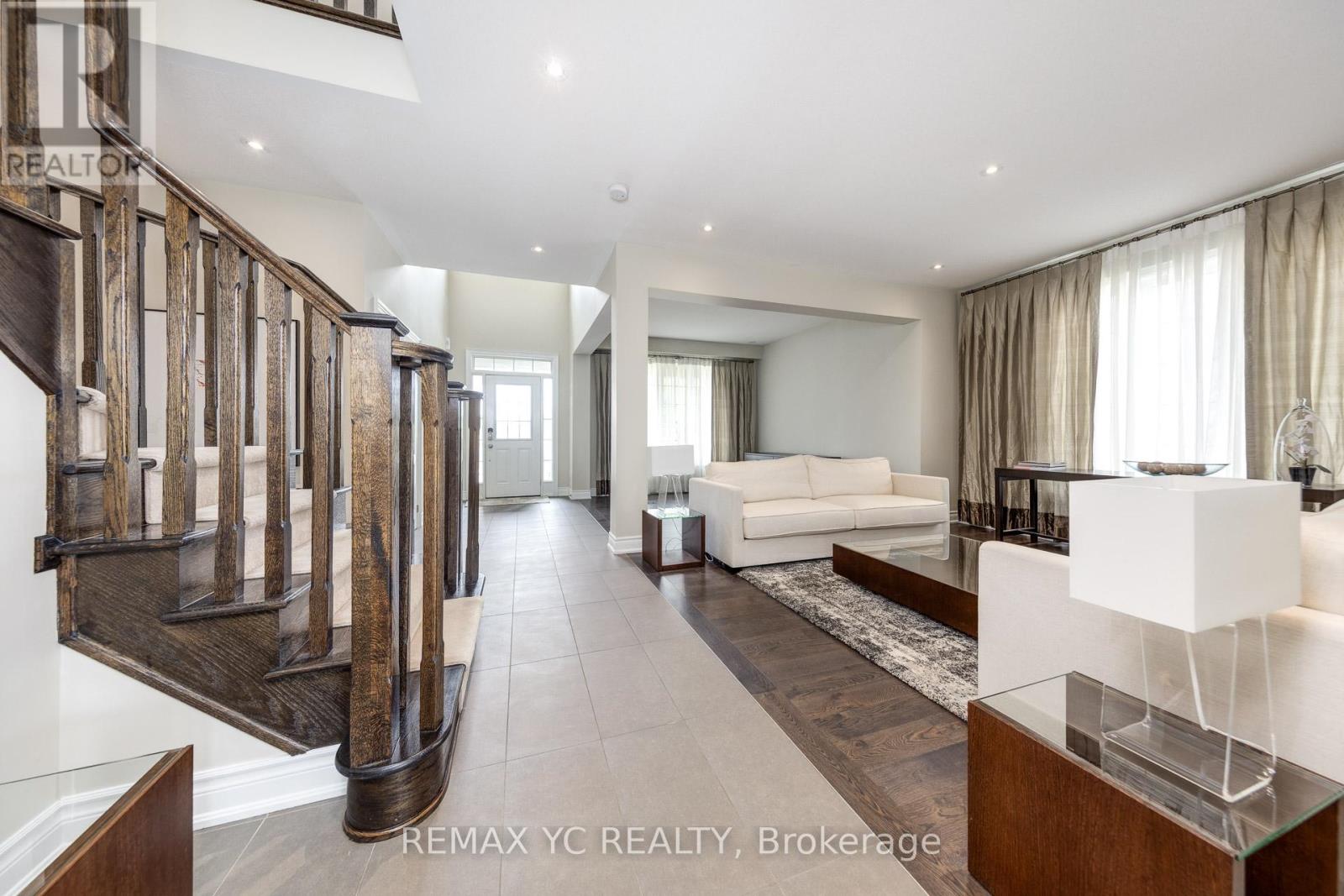 1 Sunset Way, Thorold, Ontario  L2V 0B6 - Photo 11 - X12439820